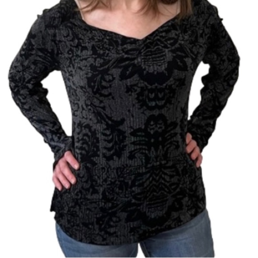 KIARA Black Shirt